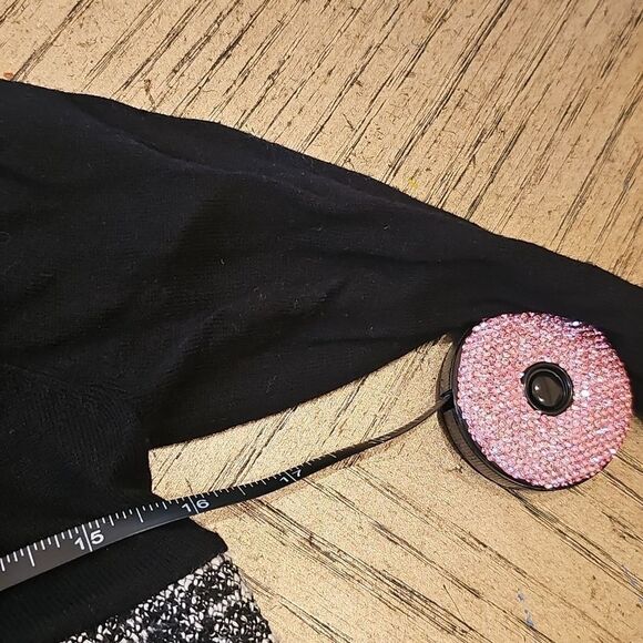 Black and white cute long sleeve top XS Calvin Klein 🖤🤍 - Picture 10 of 10